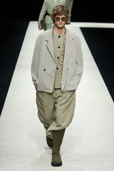 Look 37